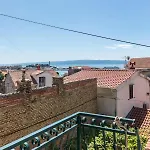 Luxury Silvana With Beautiful Garden Гостевой дом