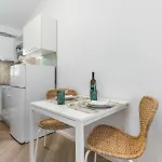 Luxury Silvana With Beautiful Garden Гостевой дом Сплит