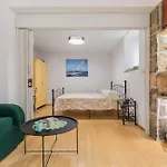 Гостевой дом Luxury Silvana With Beautiful Garden Сплит