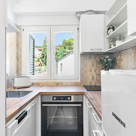 Luxury Silvana With Beautiful Garden 3* Спліт