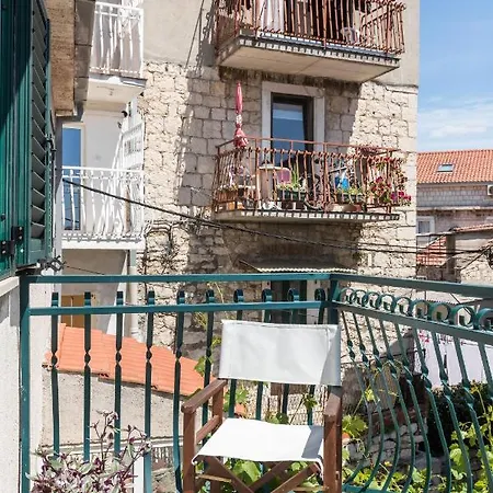 Гостьовий будинок Luxury Silvana With Beautiful Garden Спліт