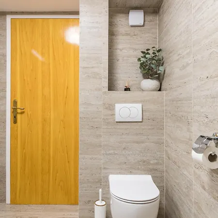 Luxury Silvana With Beautiful Garden