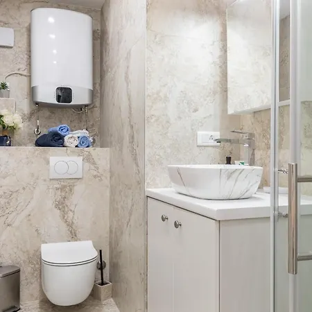 Luxury Silvana With Beautiful Garden 3*