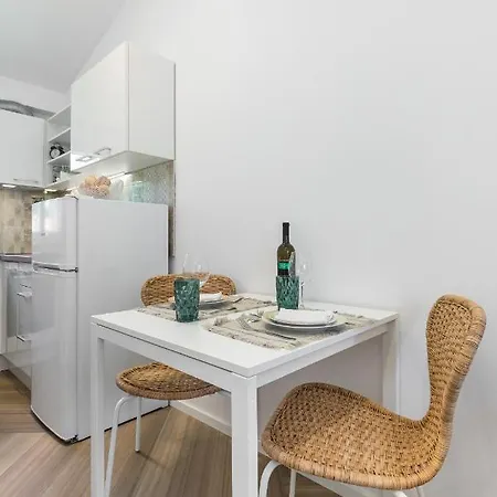 Luxury Silvana With Beautiful Garden Casa de hóspedes Split