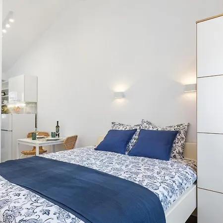 Luxury Silvana With Beautiful Garden Casa de hóspedes 3*