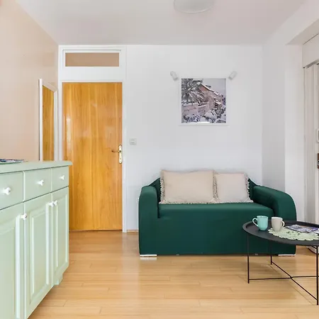 Luxury Silvana With Beautiful Garden Casa de hóspedes Split